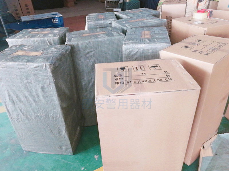 靖江固安發(fā)貨篇—發(fā)往廣州的1000張防暴盾牌順利發(fā)貨！